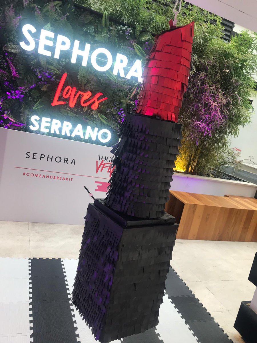 MadridDirecto's tweet photo. 😍Aquí el preciado premio👇🎁 #MD506 #VFNO2019 @gac_md
👨💻@telemadrid en 📡#DIRECTO▶️https://t.co/CwKcM8RjGW https://t.co/7cCn0Ral7j