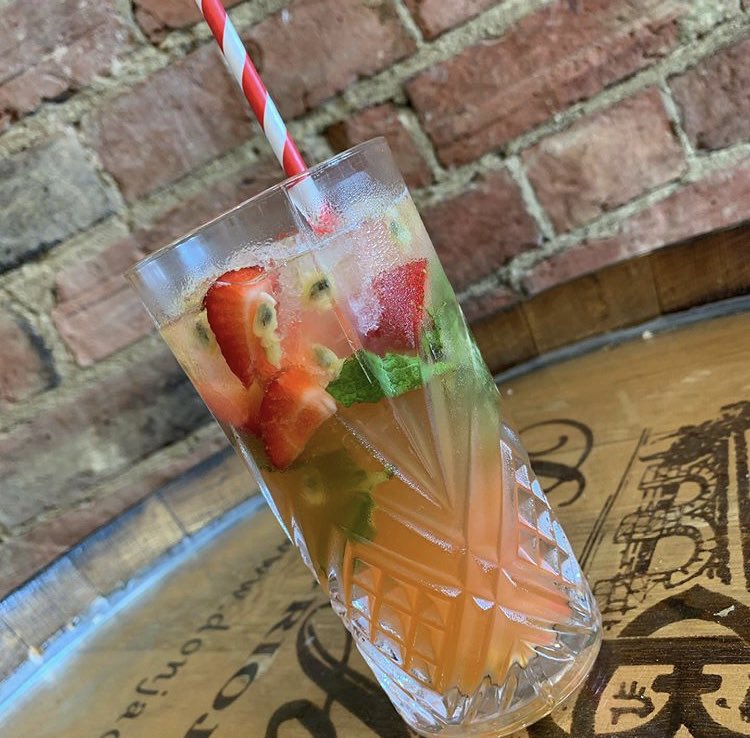 Thirsty Thursday 🍹🍓 Homemade infused Gin <a href="/no31tapas/">No. 31</a> - can’t wait to try one of these at our next networking event in 11 days time! Link in bio! 💎✨ #womeninbusiness