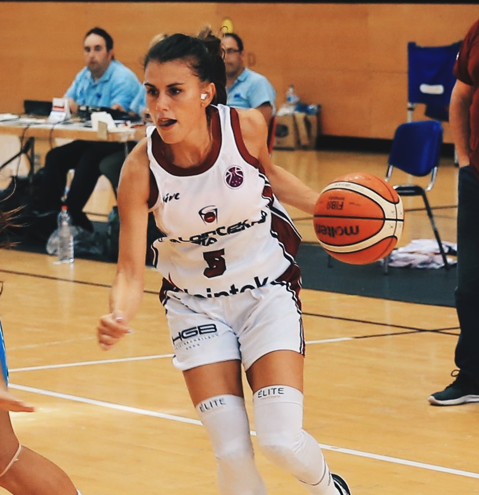 Gabyocete5's tweet photo. 😋 #basketball #genika #ligadia #countdown 📸 @lgarcia_69 https://t.co/eDz9pGcLbQ