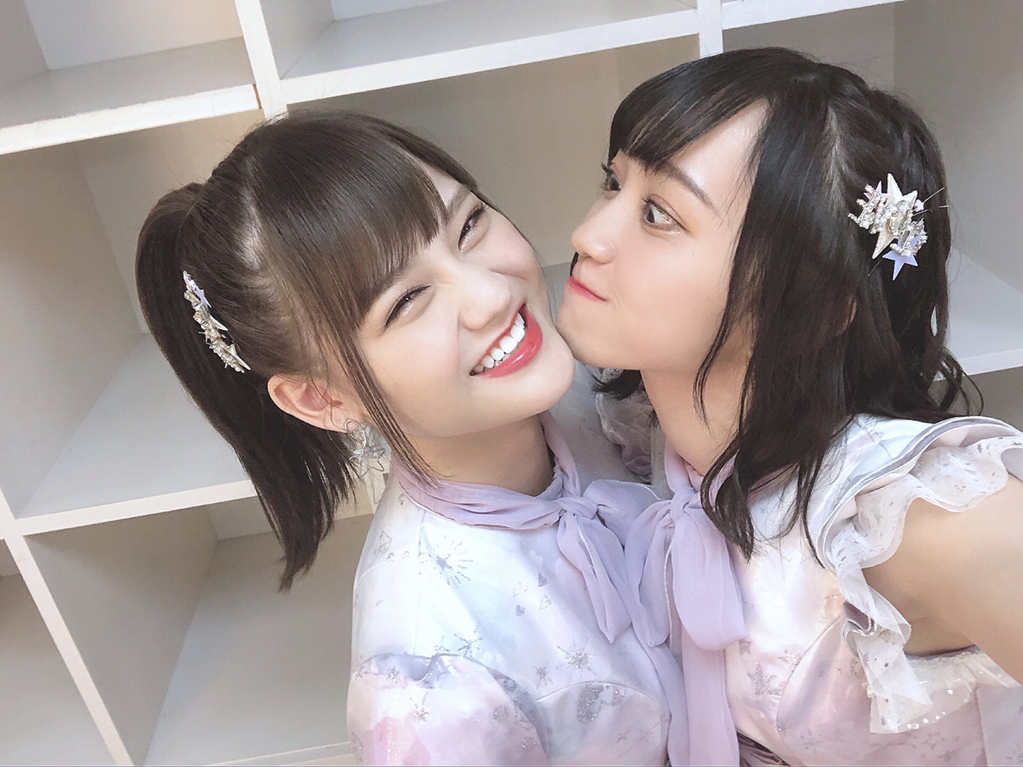 モ*チ様 ＝LOVE 野口衣織　海とレモンティー衣装②メンバーサイン入パネル　A 野口 衣織（=LOVE）｜SHOWROOM(ショールーム)