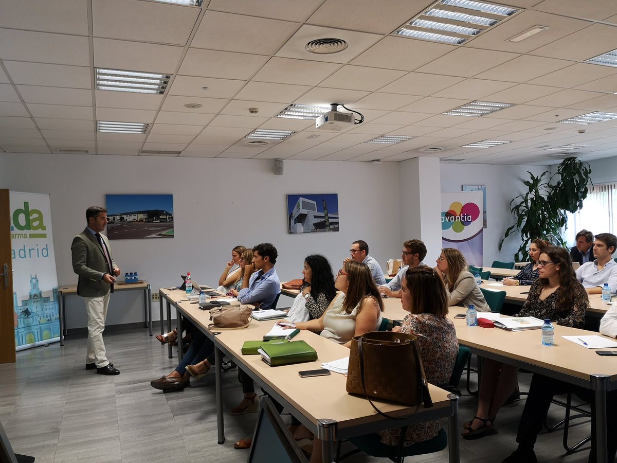 Con <a href="/jaselfa/">JOSE ALONSO</a> conociendo las novedades de Farmacuenta en <a href="/BidaFarma/">Bidafarma</a> Madrid, para seguir atendiendo las necesidades financieras de los socios. #VueltaAlCole #amazingBida #Farmacuenta