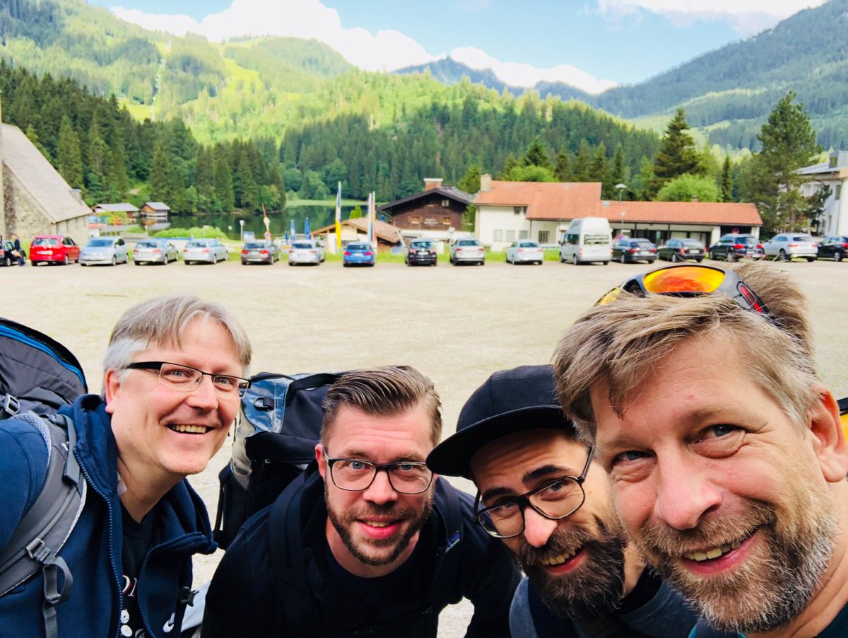 TheRetreatOrg's tweet photo. There are Retreats in summer and winter. The next one takes place at about 2800m (9000 ft) sea level next to a glacier. We don't even need winter there ;) 

The topic will be "Product", my co-host will be @produktwerkCGN 

The date will be 3-6 December. All details next week. https://t.co/tvtgiPeq86