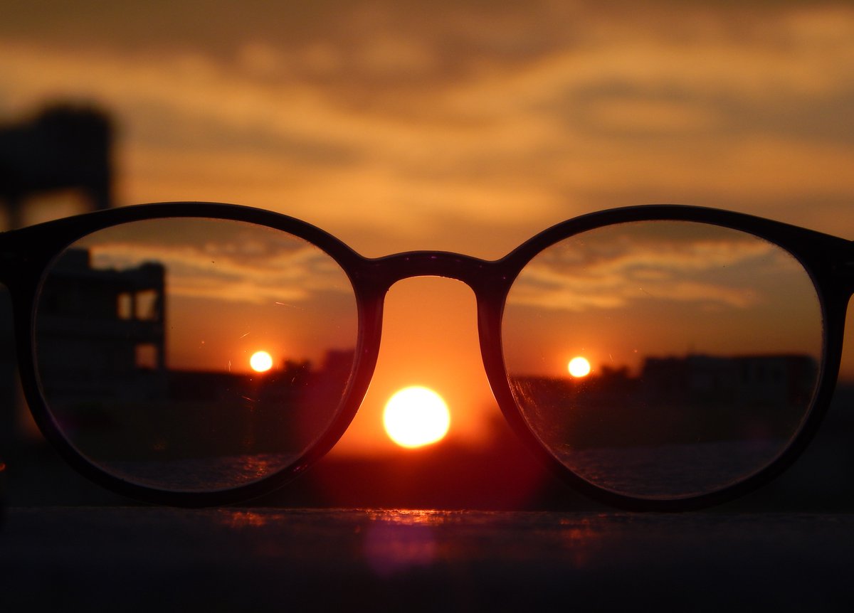 Focus... Rust... En neem de tijd voor je volgende beslissing. Bijvoorbeeld door aandachtig te kijken naar deze aflevering over hoe je je aandacht erbij houdt. ow.ly/6RmT50vP0s4 #mediatip #verleiding #focus
