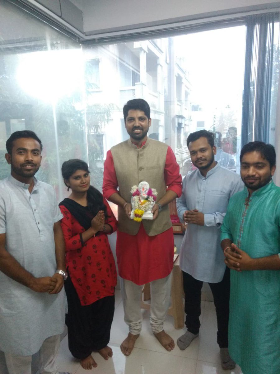 IZISS_TECH's tweet photo. #AnantChaturdashiCelebrations As team #IZISSTechnology celebrates the festival of #GaneshVisarjan and #traditionalday at office, we wish that Lord Ganesha is always there to shower his blessings and love on everyone ☺️ https://t.co/qHXG4Ikk1M