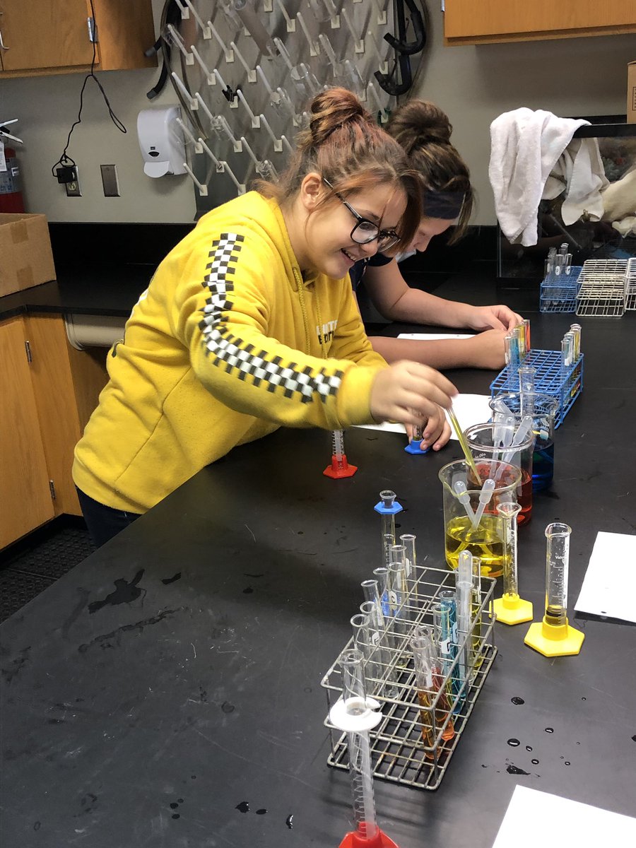 GL_JuniorHigh's tweet photo. It’s a rainbow!!! Science 7 students creating a rainbow in the metric lab this morning. https://t.co/NAhvMY1MKf