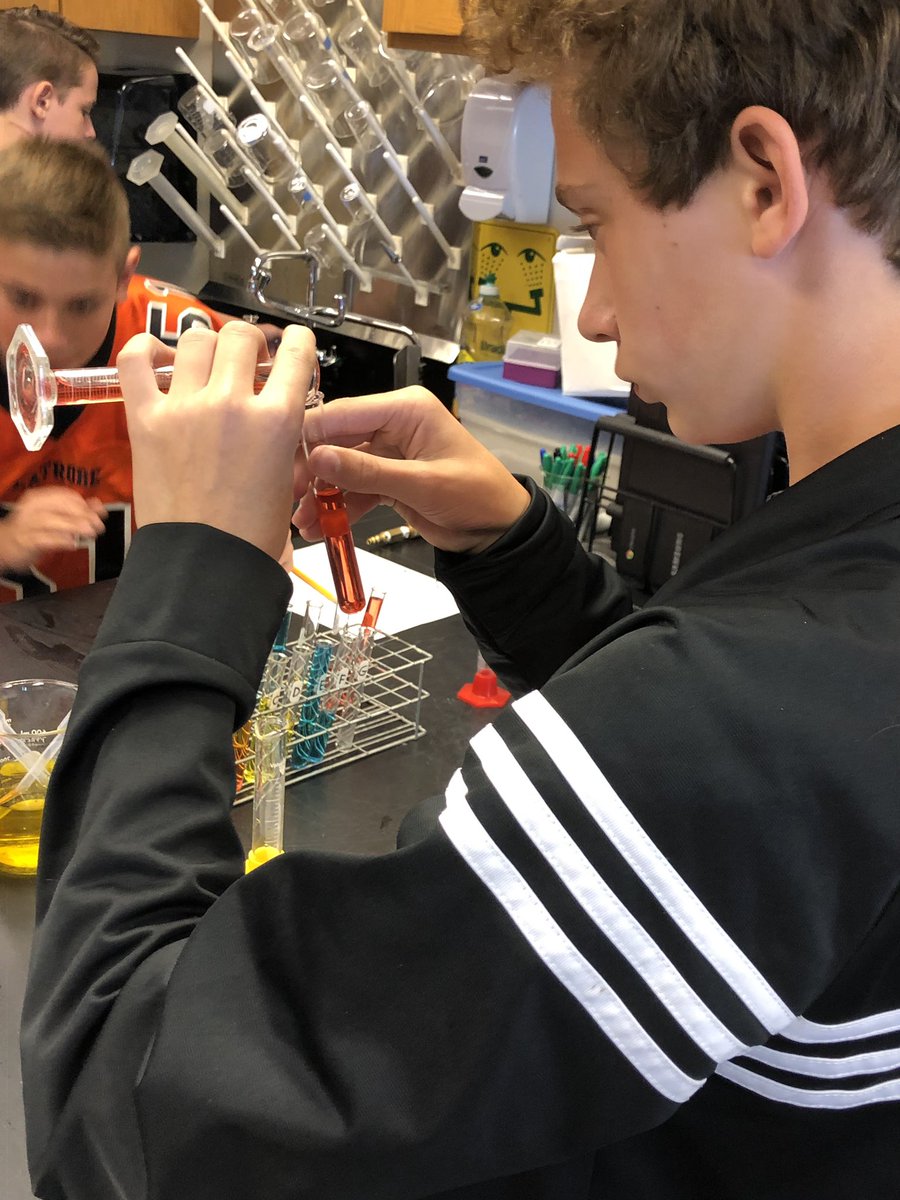 GL_JuniorHigh's tweet photo. It’s a rainbow!!! Science 7 students creating a rainbow in the metric lab this morning. https://t.co/NAhvMY1MKf