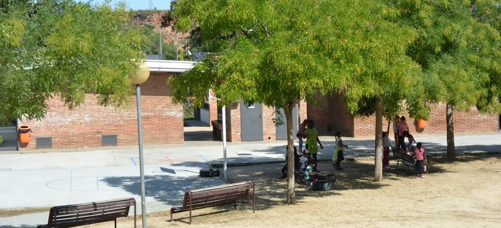 iSabadellcat's tweet photo. L'Ajuntament de #Sabadell emplaça @educaciocat a complir els seus compromisos per reduir els barracons. https://t.co/JrMDpk3Rh9 https://t.co/ADvHys5tiL