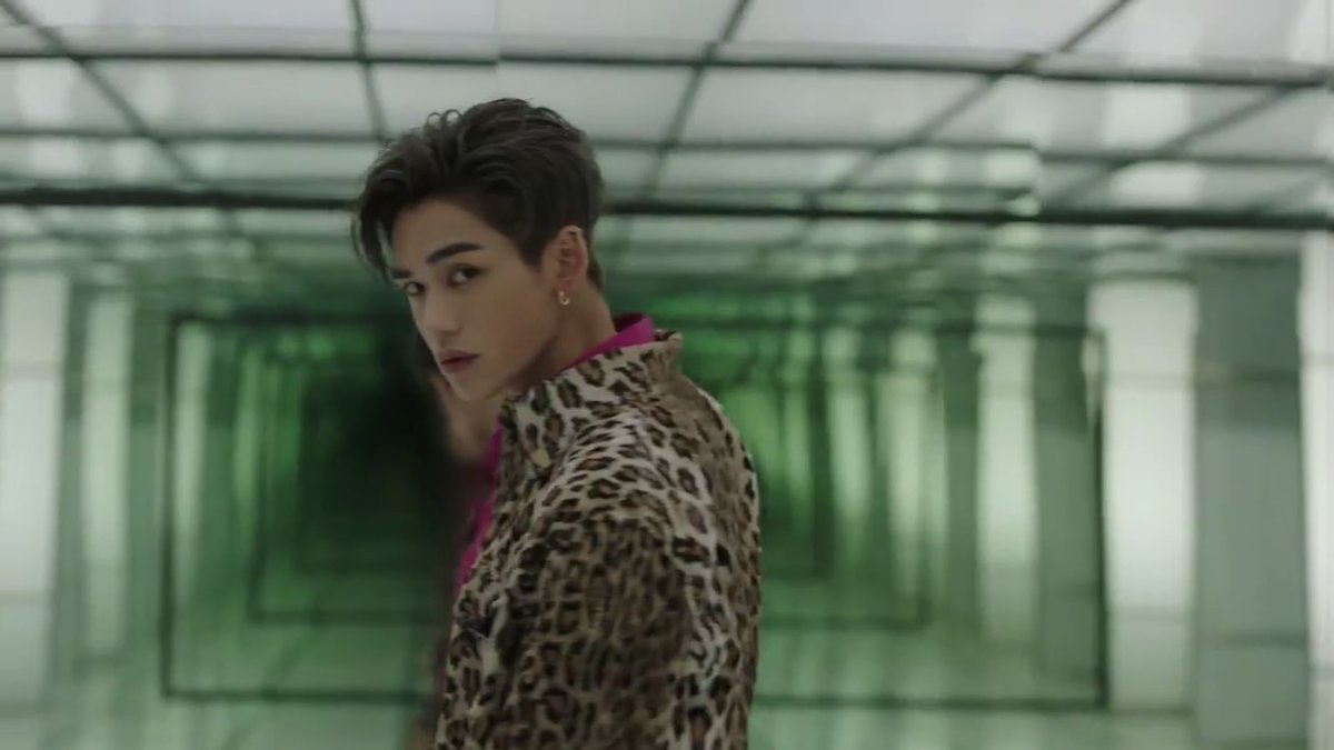 Лукас nct. Nct wayv лукас. Лукас вонг. Nct лукас 2022. Лукас вонг.