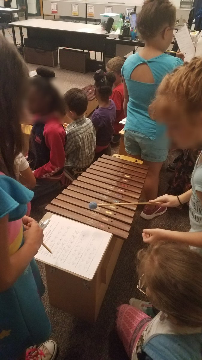 3rd grade collaborating to figure out song titles written in kodaly hand signs. <a href="/HcesG/">HCES Gators</a> <a href="/OnslowSchools/">Onslow County Schools</a> #GlobalSTEMleaders