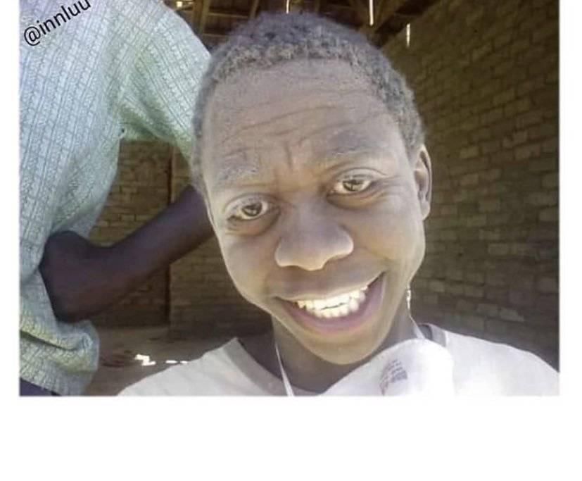 Thabangmmola_1's tweet photo. When a pastor says no alcohol 🍺will touch your lips and you sitting there thinking about buying a pack of straws😂😂 https://t.co/6EXzzjG72L