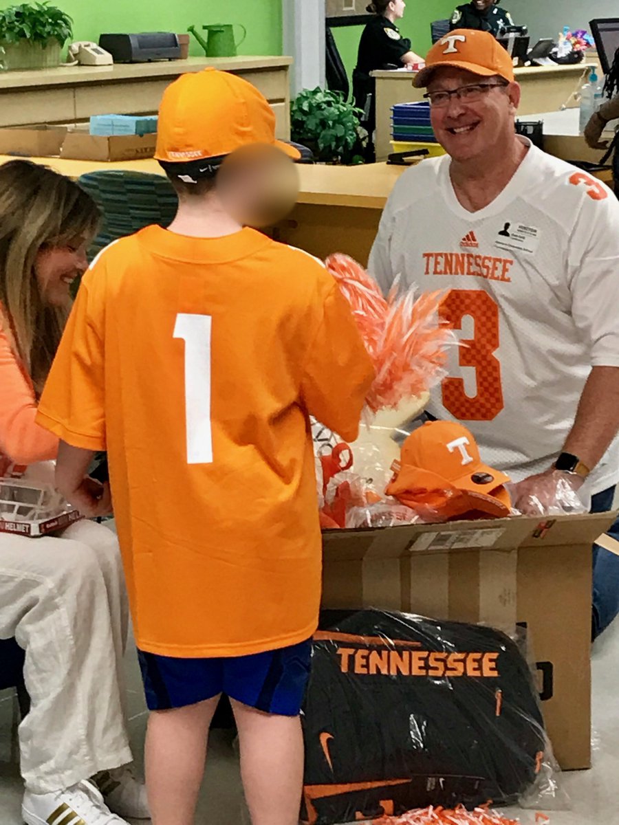 ameliayoung's tweet photo. THE BIGGEST UPDATE YET: @UTKnoxville has offered the bullied Florida boy a FOUR YEAR SCHOLARSHIP to join the Class of 2032 should he decide to attend and meet admission requirements, according to a new release from the school. AND MORE THAN 50,000 SHIRTS have been sold!! https://t.co/wtotLC92p7
