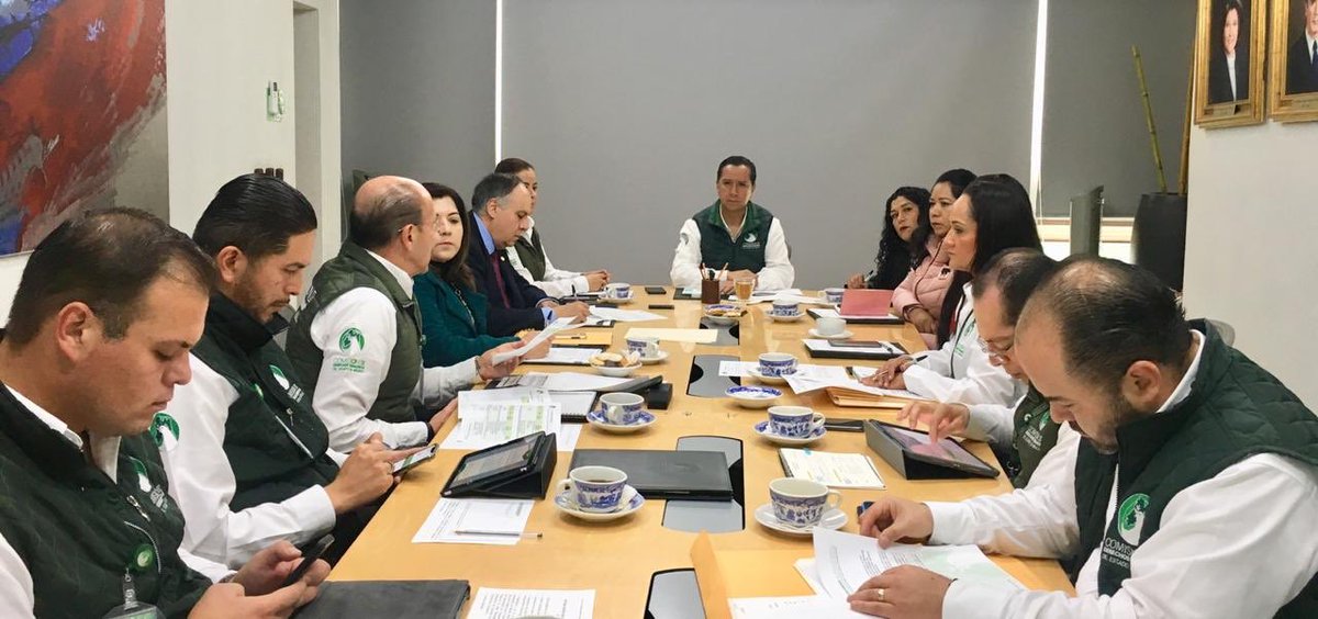 JorgeOlveraG's tweet photo. En la 9a Sesión Ordinaria del Consejo Consultivo de la @CODHEM, los titulares de las áreas que la integran presentan informe mensual de actividades.
#coDHemContigo https://t.co/JDKiLlOBGc