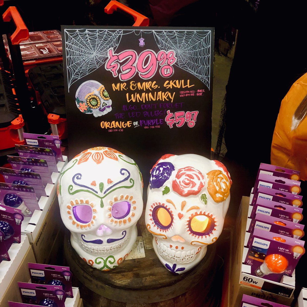 These skulls are so cute! #chalkboardart #halloweenhomedepot #dayofthedead #chalkboard #homedepot #themighty4403 #sugarskull
