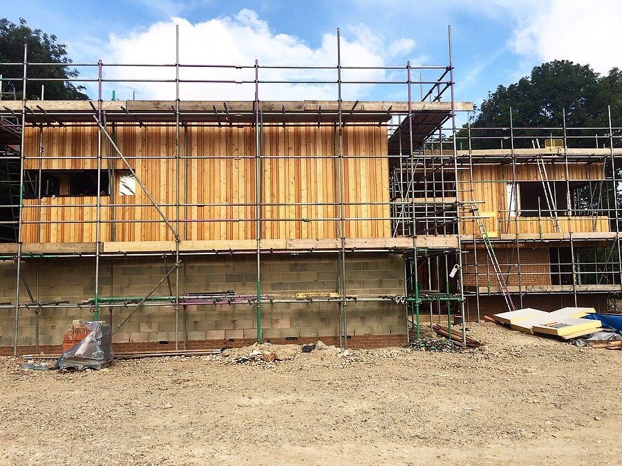ON4chitecture's tweet photo. Amazing progress made on this one off home just outside Canterbury. Interesting to see the combination of materials starting to come together.
.
.
.
#onarchitecture #architecture #residential #home #oneoffhome #canterbury #sitevisit #progress https://t.co/Qx4Z00V5HU
