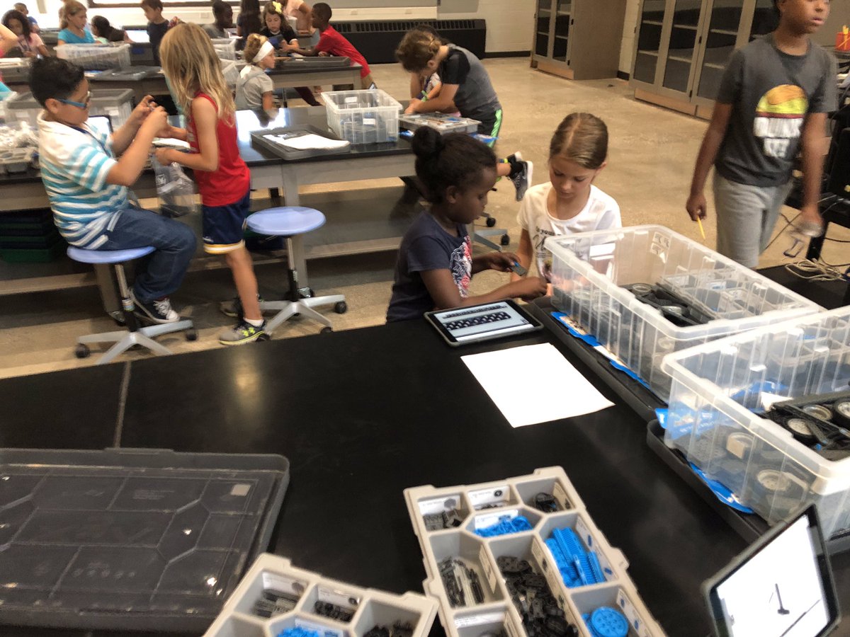 Mr_Heaton12's tweet photo. We are loving our new collaboration space! #a2breakthrough #pltw @A2BryPatSchools https://t.co/2TqqshZqXQ