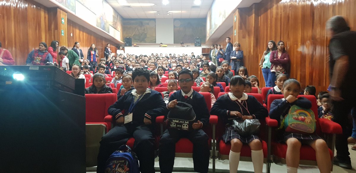 aprende_mx's tweet photo. #ExtensiónEducativa
🎬 El cine es una fuente de transmisión de valores. La capacidad que tienen los menores de identificarse con los personajes, les permite resolver sus conflictos.

¡Iniciamos las actividades de hoy con #Educine!👧🎞👦

📲Más información: https://t.co/huWnevG8lI https://t.co/0pSA6Ch1uj