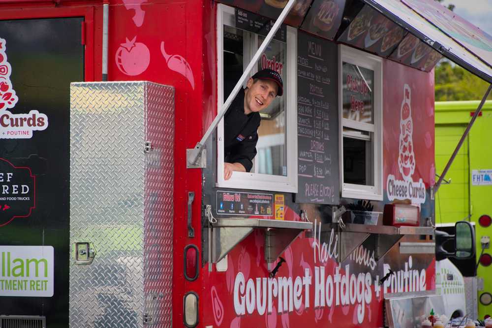Cheese Curds Dogs tweet media