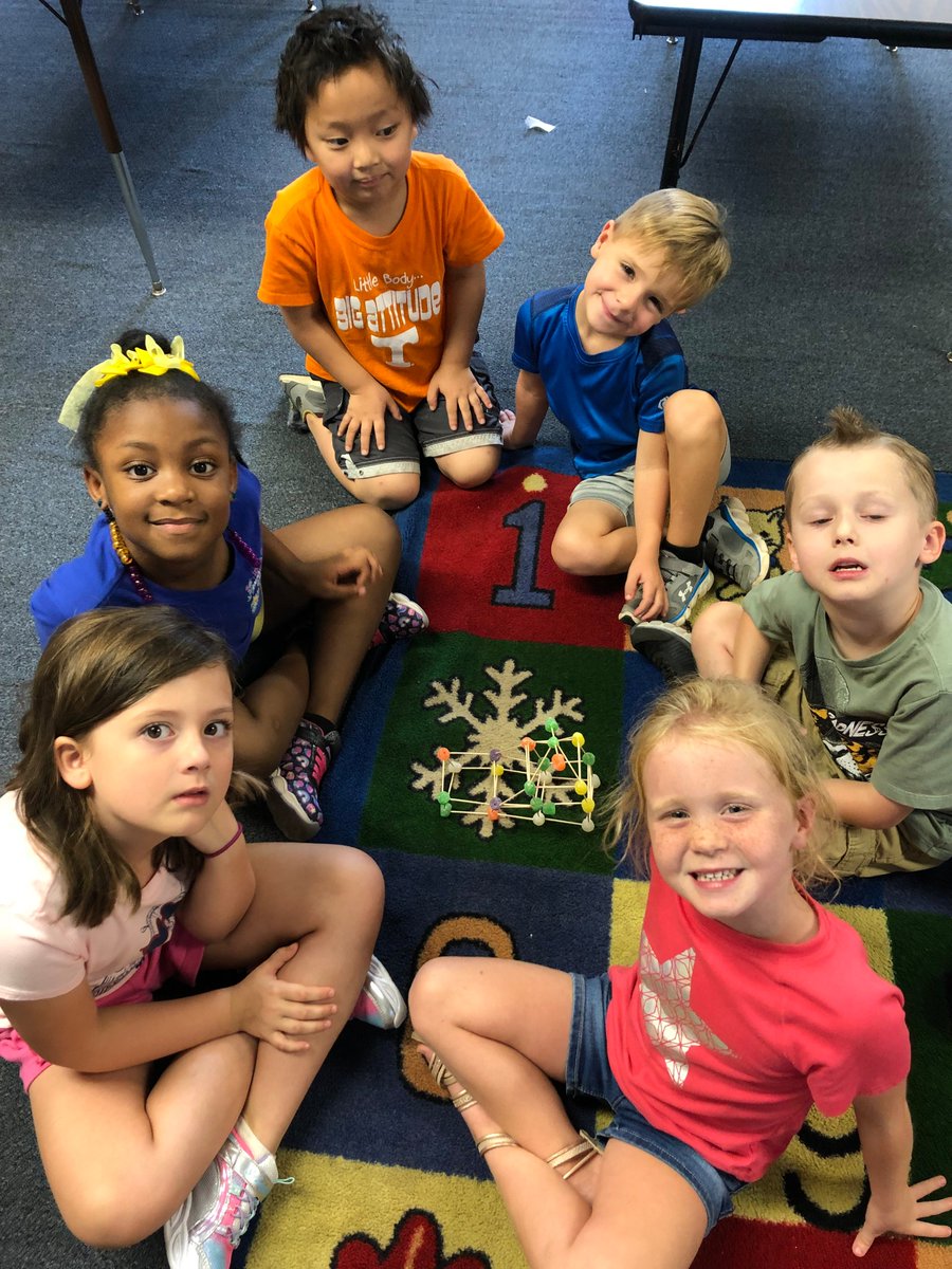 Dean_Road_Elem's tweet photo. Mrs. Davis' students read The Three Little Bears and worked together to build houses! #DRESuccess #CelebrateAuburn https://t.co/bqskFHZu3b