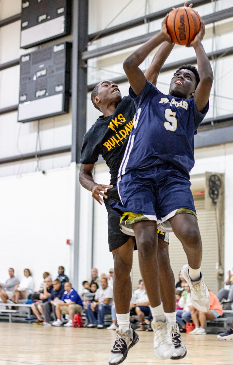 Get a load of some of the fantastic pics snapped by Gelani Banks at this past weekend's Pacers youth basketball game! #youthsports #sportsphotography #beachfieldhouse