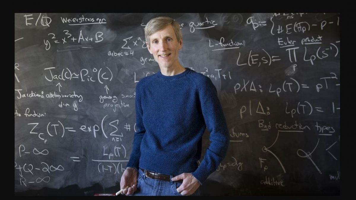 T13's tweet photo. Enigma de la suma de tres cubos: matemáticos encuentran la solución final después de 65 años » https://t.co/vp8EJQ4O6o https://t.co/vW5zwgBnZm