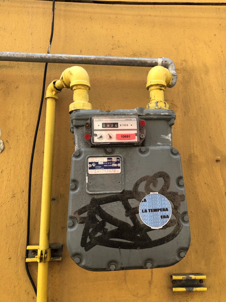3rdDegree_PandH's tweet photo. Puerto Rico’s version of gas meters... https://t.co/cFiTBjAMcP