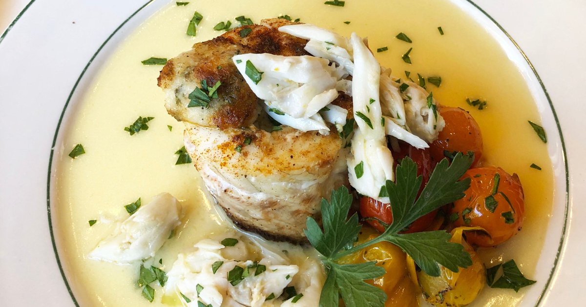 Galatoires_NO's tweet image. "Topped with lump crab." The perfect addition to our #restaurantweekNOLA dishes. Book your table today: bit.ly/2NVVGCK