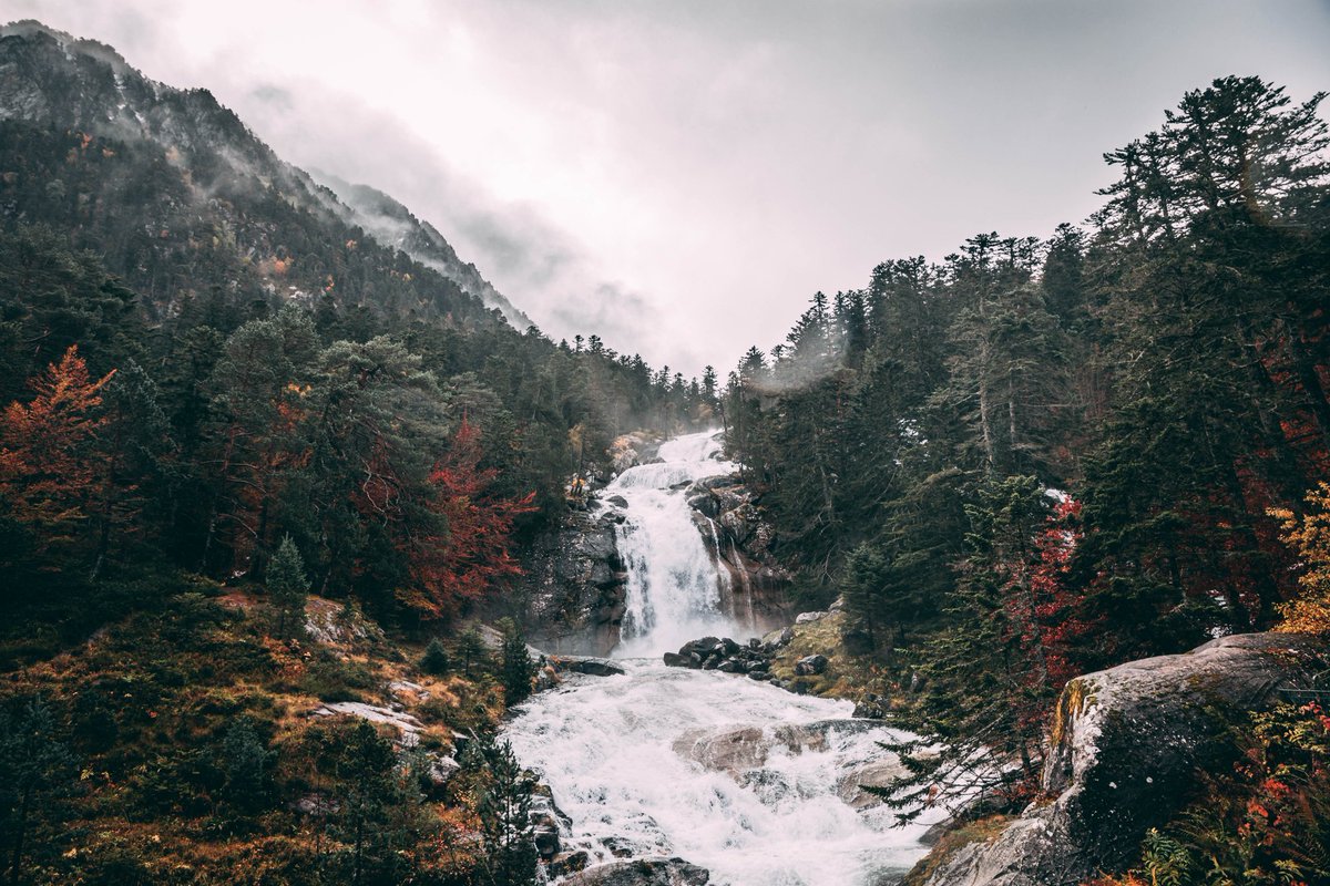 A waterfall in the Pyrenees Photo shot by Mathieu (@eltaharr) IG: instagram.com/eltahar/ #France