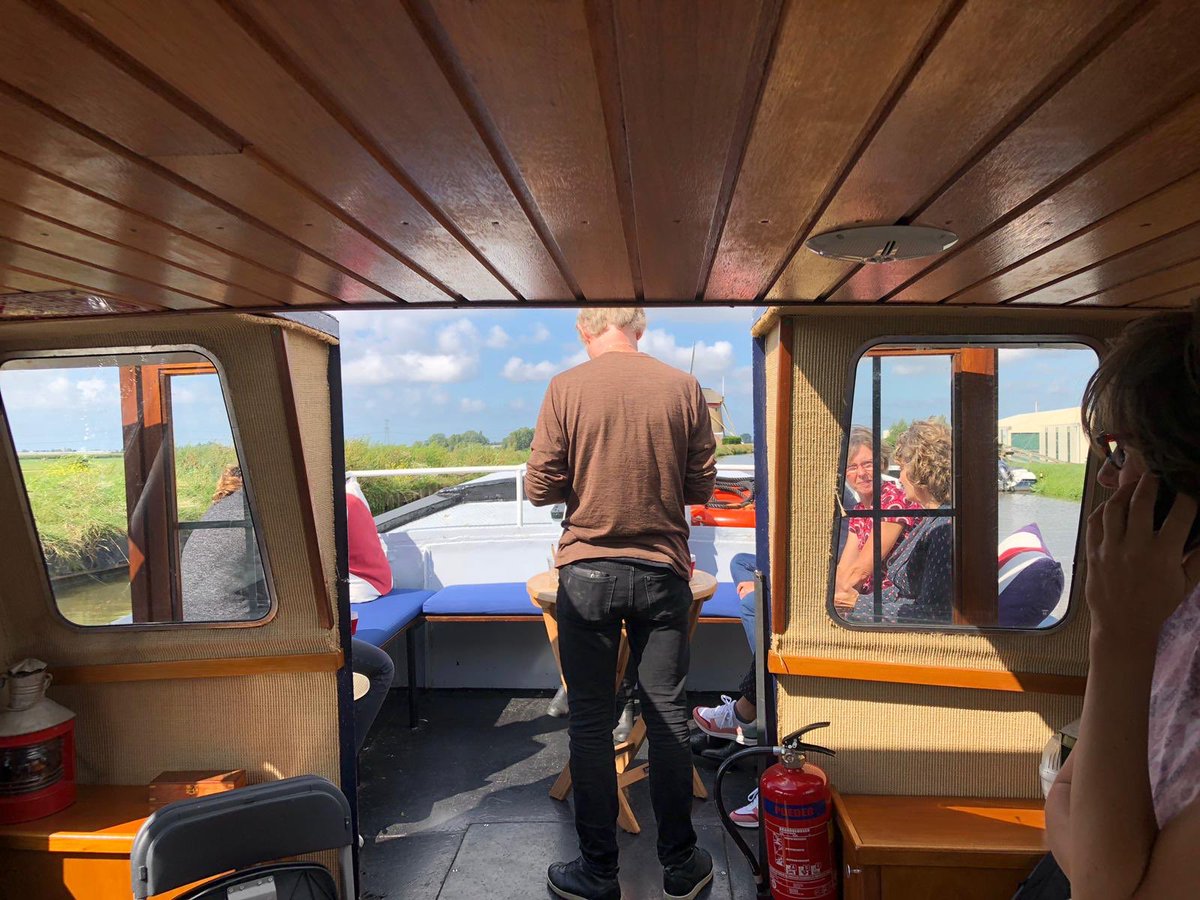 WBdeRuimte's tweet photo. Vanmiddag vond er een mooie vaartocht plaats langs natte ecologische projecten van het programma De Groene Motor, waarbij Hoogheemraadschap Delfland en het consortium van Waardenburg, LievenseCSO en WB de Ruimte samen werken aan de KRW opgave. #krw #delfland #degroenemotor https://t.co/O3iPgq1gum