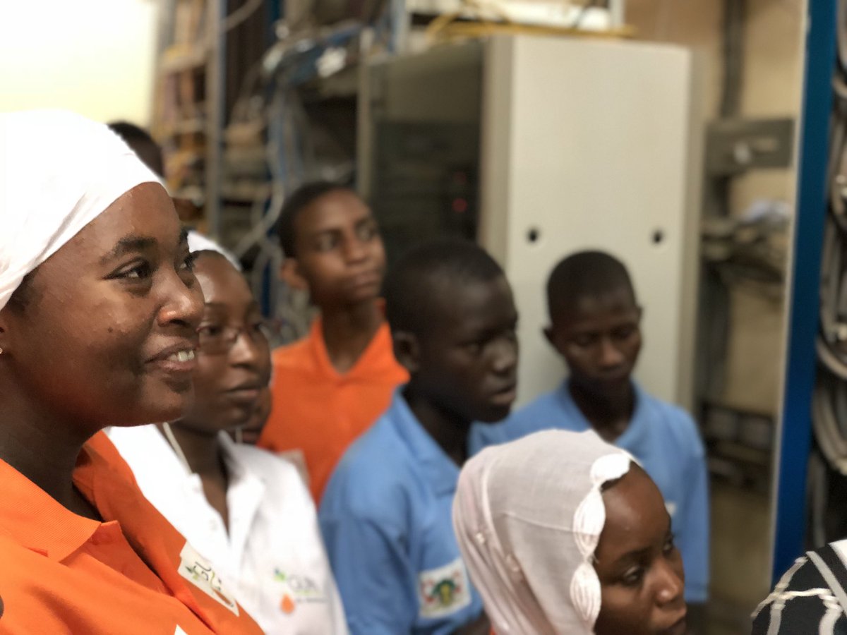 pemniger's tweet photo. Toujours dans leur Tournée d’Excellence, les lauréats ont visité les locaux de NigerTelecoms! Là encore ils ont ��té ébahis par le travail des agents!

@FirstLadyNiger @FondationGuri @OAFLA 

#PEM19
#Niger https://t.co/3TZbwuSxhP