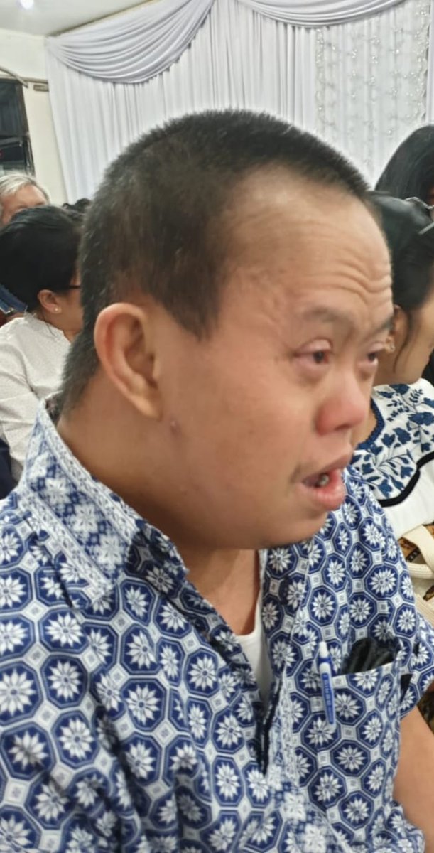INFO ORANG HILANG

Ibu Carmen kehilangan adik bernama Chandra (45th) dgn kondisi down syndrome, terpisah dari keluarganya di depan RS Saint Caroulus Salemba, jika ada yang melihat silahkan menghubungi Radio Elshinta.