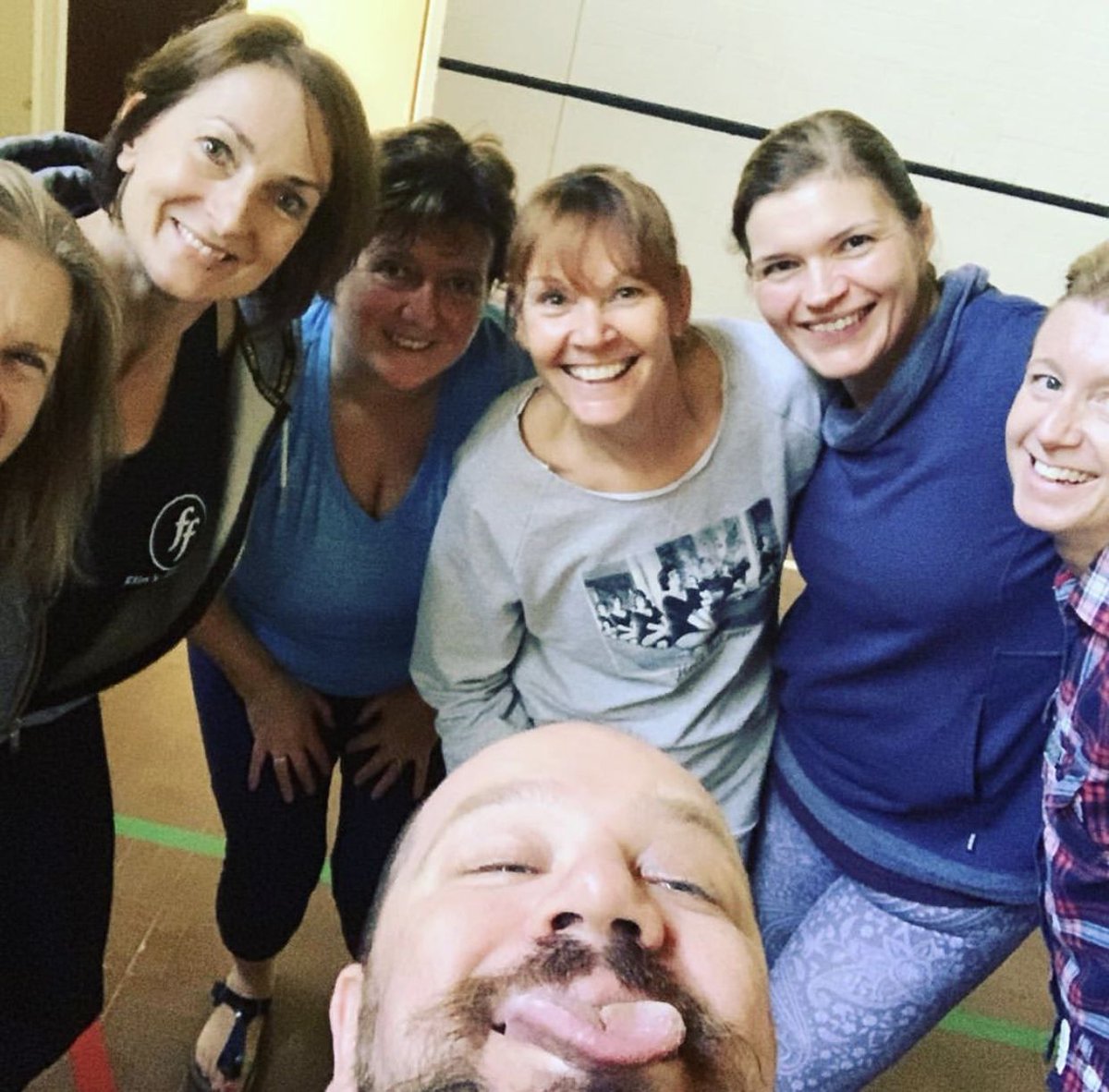 flinsfitness's tweet photo. Selfies with our Yoga Guru? Oh yes, most definitely with this guy @diaryofachubby1 Sunday morning chilled Yogic vibezzzzzzz ๐๐ฝ Booking via https://t.co/dbkrA65YrD #flinsfitness #yogaorpington #fitnessorpington #pibnetwork https://t.co/1Y11m6sKuG