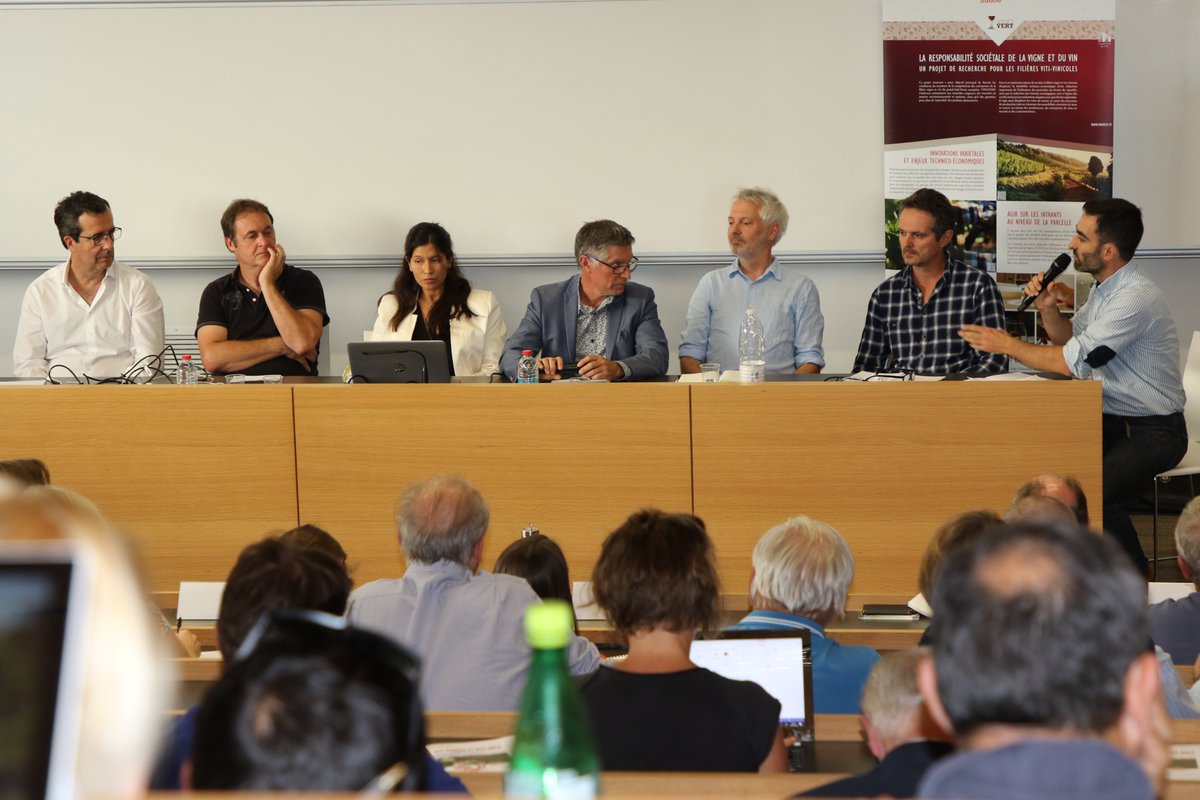 isvv_bordeaux's tweet photo. Passionnant débat lors du séminaire #Vinsetconsommateurs sur la naturalité! définition problématique, idéologies diverses, communication complexe, inquiétude des consommateurs, qualité des vins natures.. https://t.co/kSoNYnZjFt