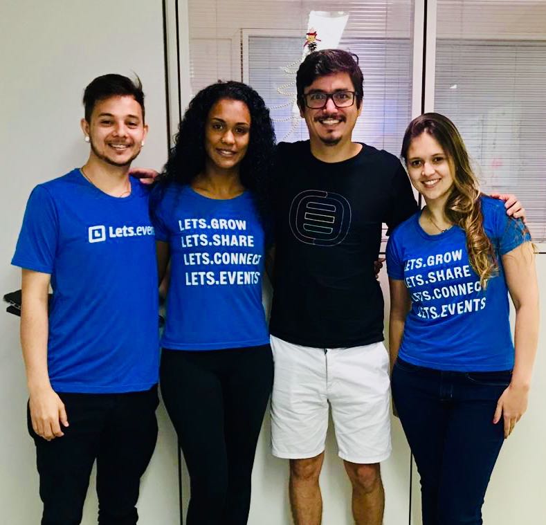 letsevents0's tweet image. Hoje é dia de TBT com a nossa equipe de Marketing e o @Pecanha co-fundador da @rockcontent! Foi um enorme prazer bater um papo com esse especialista em Marketing. 🔝 Absorvemos várias dicas que colocamos em prática no nosso planejamento! 💙
#letsEvents #mktdigital #tbt #letsGrow