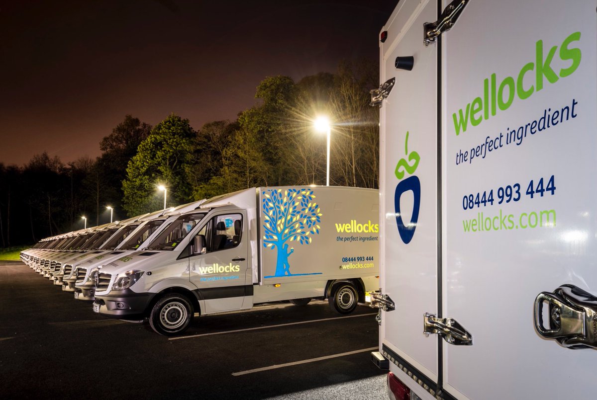 MWGraphicsUK's tweet image. A quick tweet, its been a busy few weeks.
Wellocks 30 brand new, printed reflective graphics.
Transdev Rosso 8 double deckers.
Wellocks 2 brand new 40ft Trailers, printed reflective graphics.
Metro 14 glass wind breaks for Manchester tram stops.