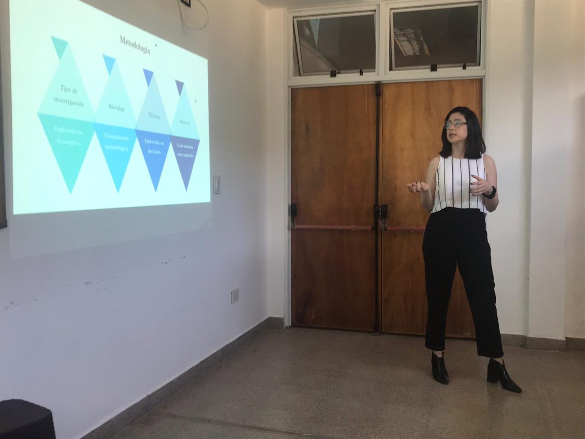 cs_unne's tweet photo. 👏Felicitamos a la reciente graduada Elina Milagros Fernández Avancini quien hace minutos defendió su 📕 tesina: 👉"Planificación y gestión de la comunicación corporativa interna de responsabilidad social en empresas correntinas" dirigida por la Prof. Karina Parras.
#csHumUNNE https://t.co/3HO9JOwiHs