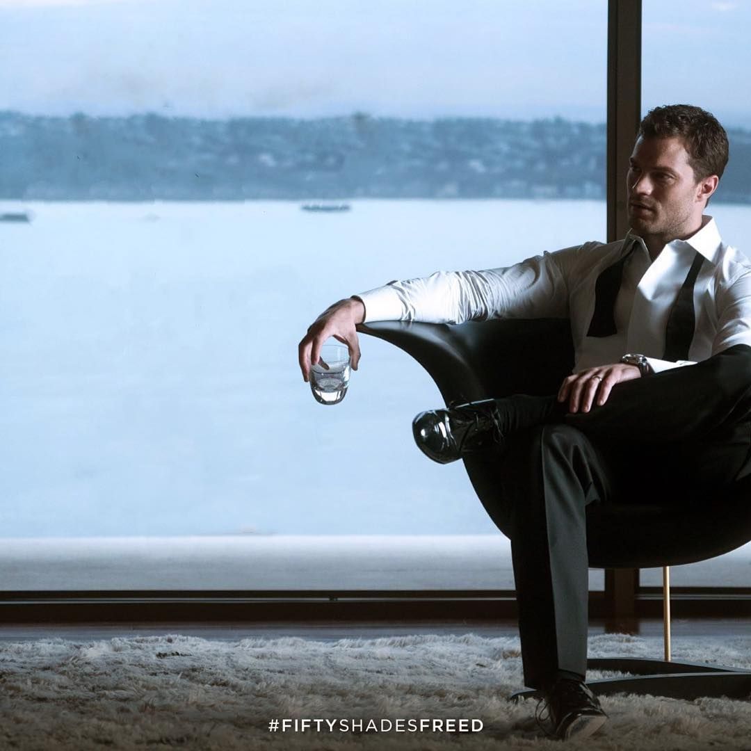 кристиан грей свобод. кристиан грей 3 часть. джейми дорнан 50 оттенков. анастейша грей 50 оттенков свободы. кристиан грей свобод.