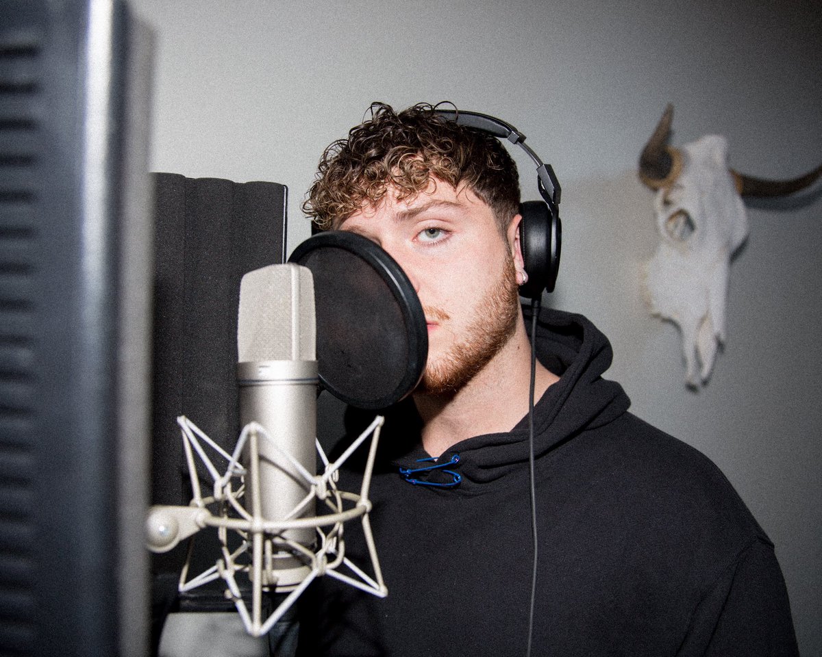 bazzi tweet picture