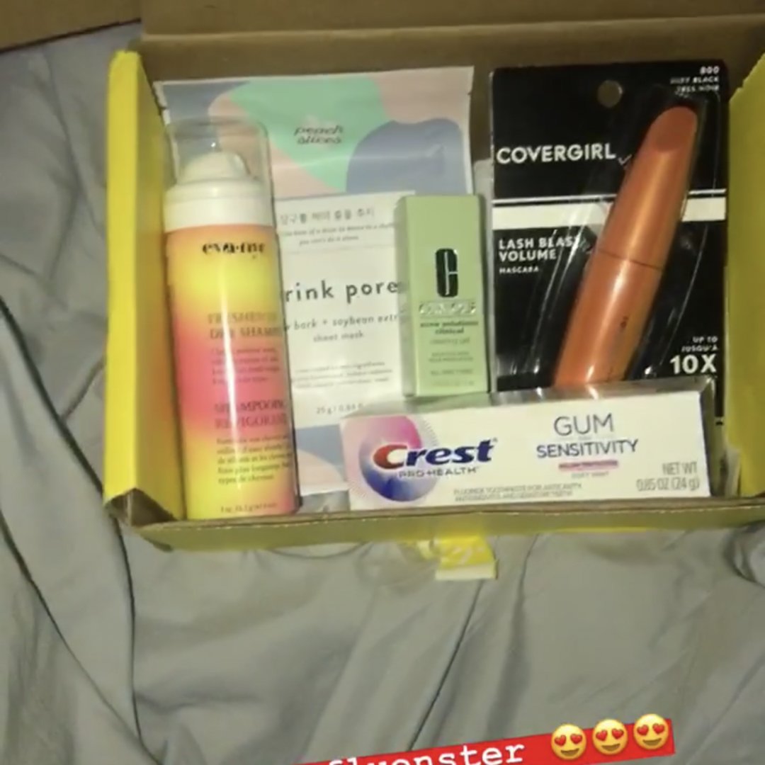 dailyn07's tweet photo. @Influenster  @covergirl  @clinique  @evahairnyc  @crest  @peachandlily #glassskingoals #nourishedandrefreshed #acnesolutions #lashblasttoschool #crestattarget #complimentary https://t.co/Dx785QdNV7