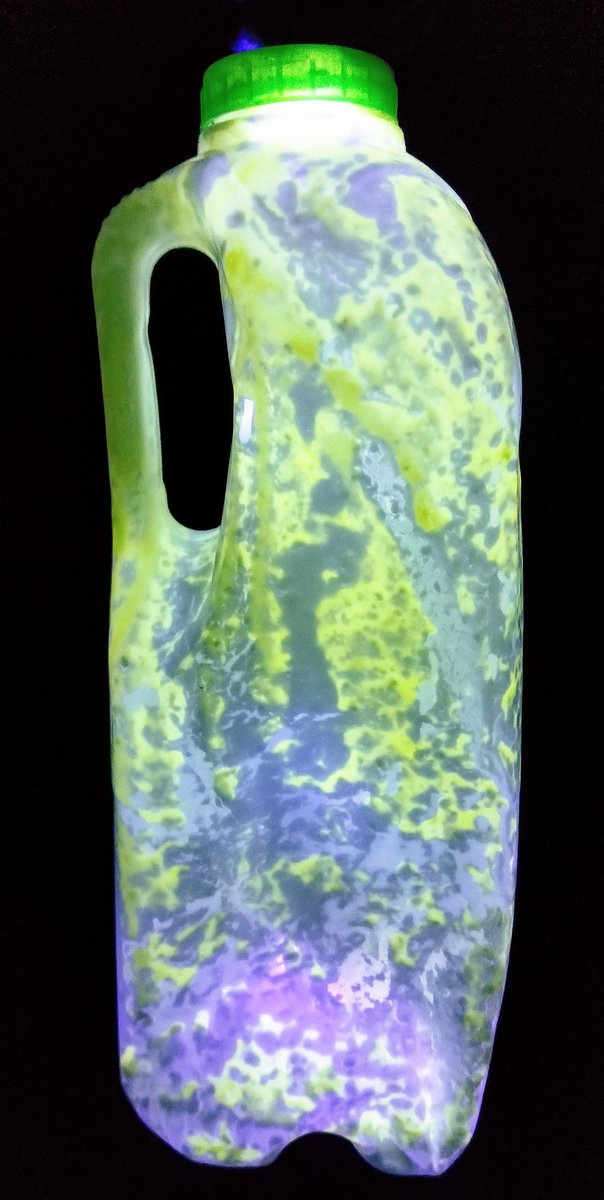 loopdotcoop's tweet image. #experimental #uv #milkbottles for our @ExtinctionR #performance and #party space, #Exanimal #Disco. Help us build some weirdly glowing skeleton animal costumes for the #InternationalRebellion! Get to #XR&apos;s Rebel Rising in Brighton this Saturday, Sept 14th
rebellion.earth/event/rebel-ri…