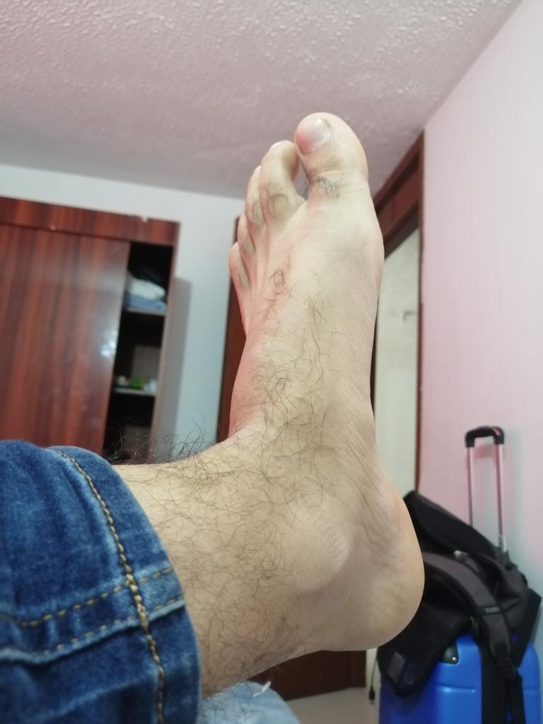 BogotaMachos's tweet photo. #pies #macho #fetiche https://t.co/1Eh9x0fO54