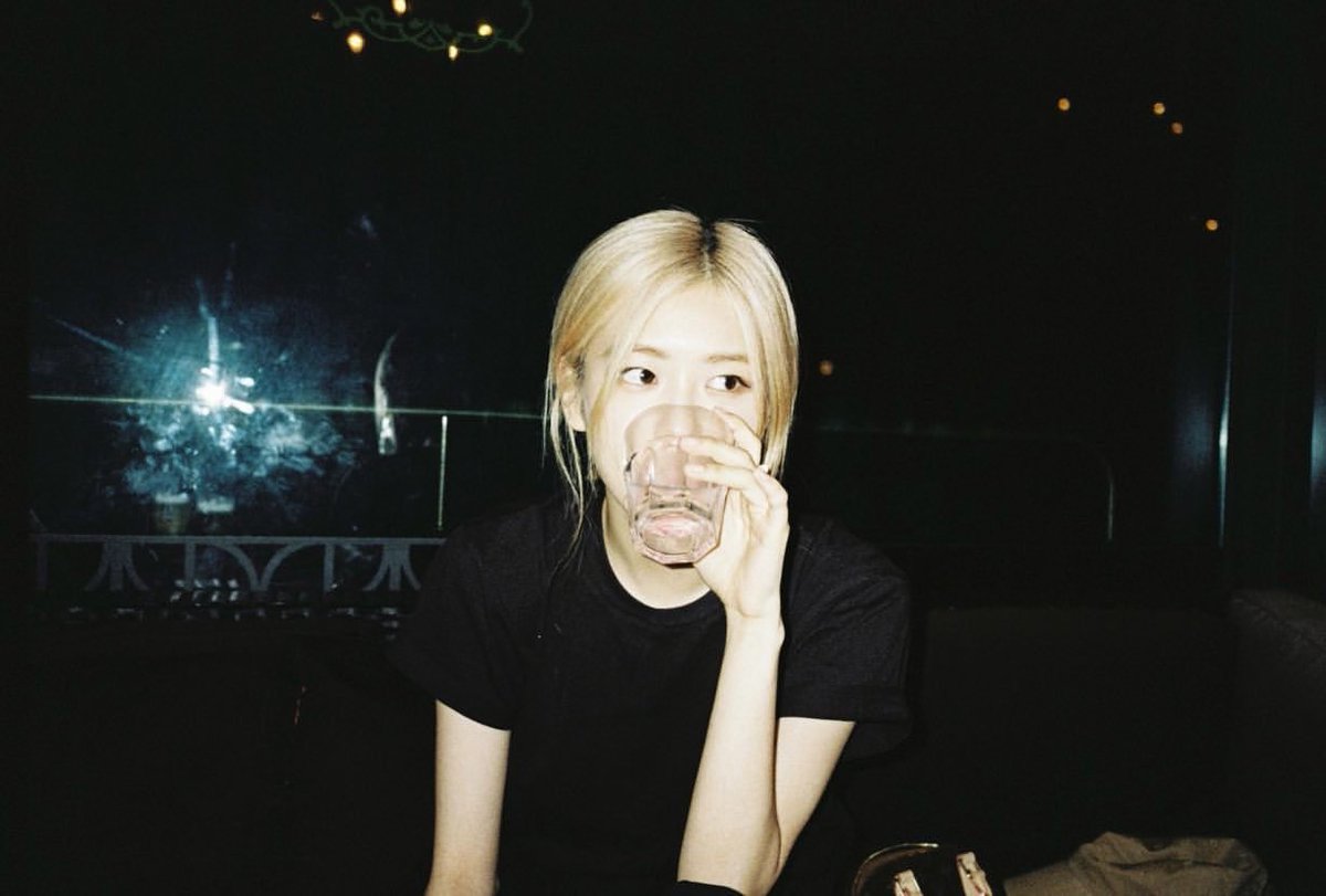 rosiefeed's tweet photo. https://t.co/ZoAwIRH56o