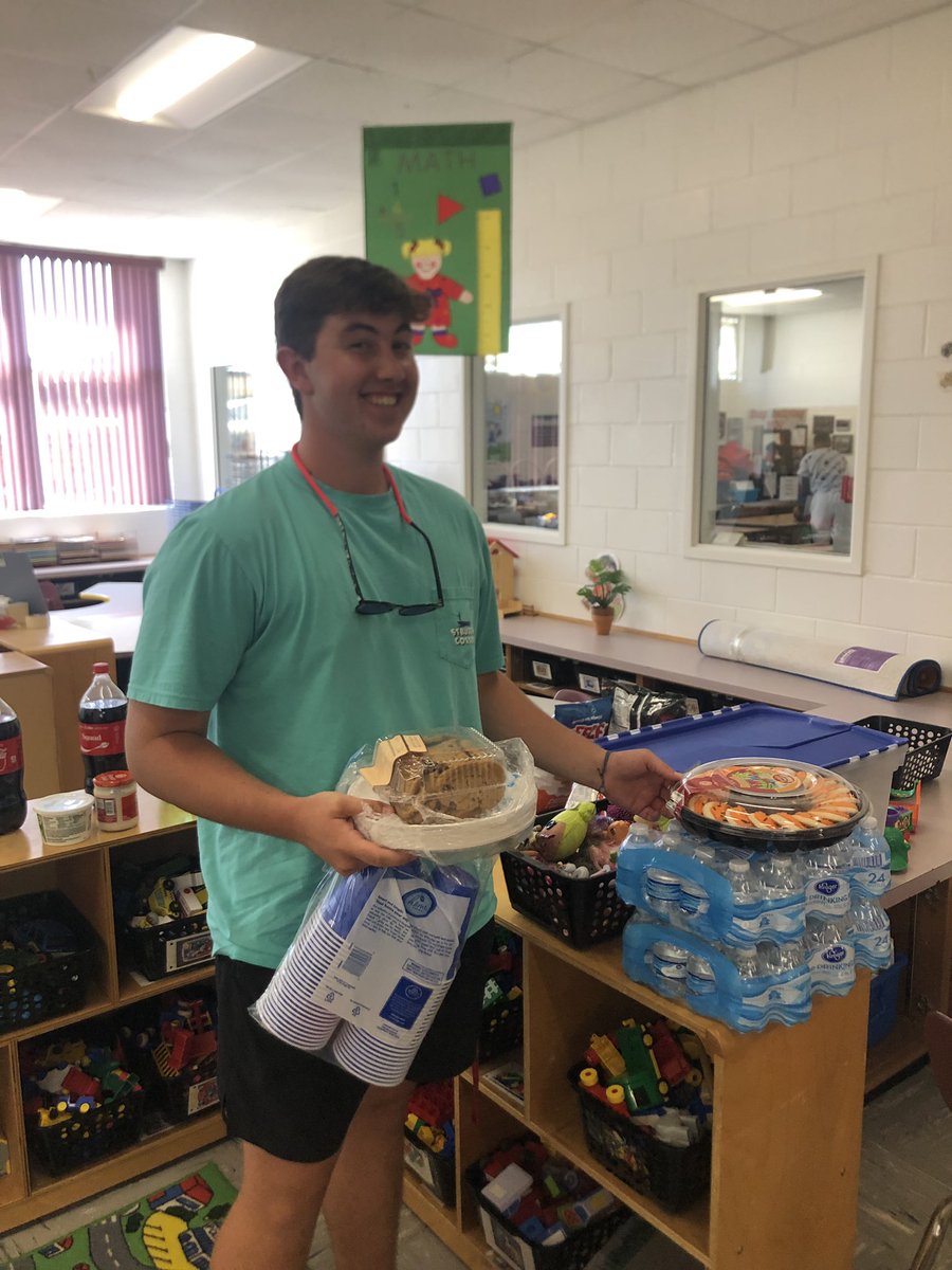 ughsfccla's tweet photo. Shoutout to our brand new VP of Hospitality, Shelby Crocker, for taking on the task of buying the food for our meeting today! He did a great job! 🙌🏼 https://t.co/I4rt0699vk
