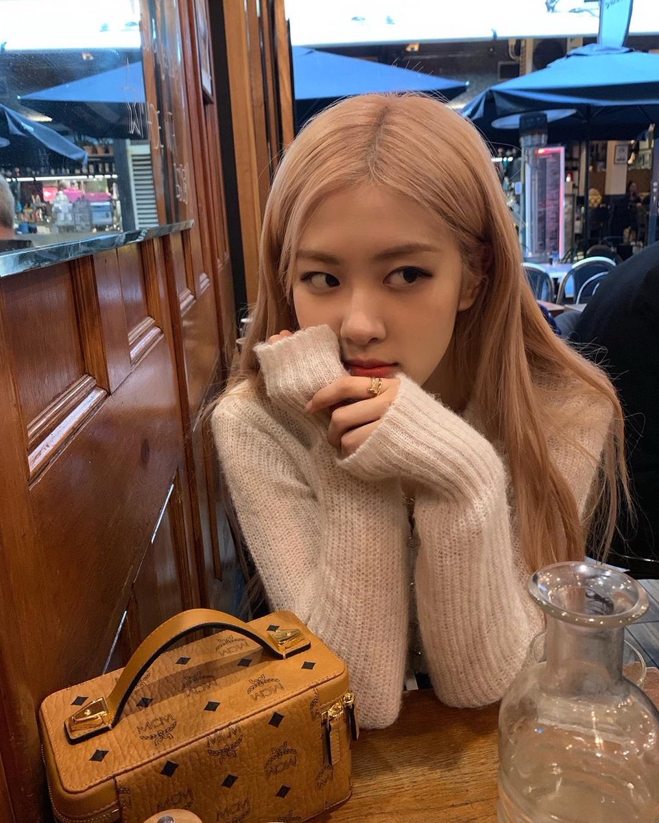 rosiefeed's tweet photo. https://t.co/3AN98nVTEO