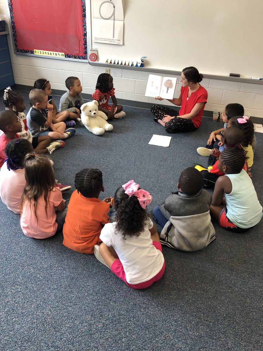 lechner_edu's tweet photo. To continue thinking about the letter K, I shared the story “Stuck” with my kiddos and together we thought about what else begins with the letter K. We also discussed what we would do if our kite got stuck in a tree🌳 They were quite proud to share their artwork with me❤️ #Kisfor https://t.co/eEK4yMxFXn