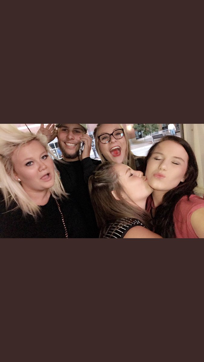 haleybanahan's tweet photo. @KyleeMueller just got on Twitter for the first time in a long time and this was in my drafts. 😂 https://t.co/TYzjhPmUqZ