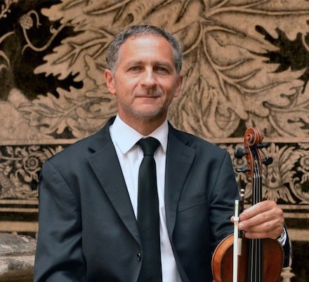 AlturasDuo's tweet photo. #AlturasDuo w/@saulbitran Open @CTGuitarSociety CTGuitarSociety's season. Connecting global traditions & styles, hear the #guitar in an intimate setting w/works by #GwynethWalker to Paganini (w/a hint of Venezuelan cuatro!) to Chilean folk https://t.co/5yEiNDK3wc via @YouTube https://t.co/uYxSwz5c5L