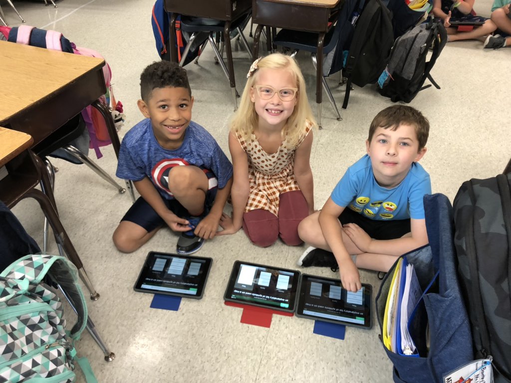 MsUsCoolCats1's tweet photo. Playing Quizzlet with our R2BR maps & globes vocabulary words! Working together to solve is harder than it looks!! We love it when Mrs. Howlett comes! #BEStlife #quizzlet @TambeHowlett #Readtobeready https://t.co/Q2aj1iHDgB