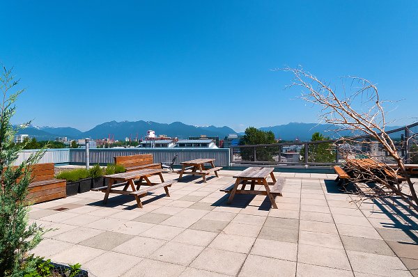 This ground level loft at Artech has loads of potential! A prime False Creek Flats location this live/work loft would be ideal for a business owner and is located just steps to the future skytrain.

$668,000

vancitylofts.com/r2401935-103-3…

#vancitylofts #blurealty #loftliving