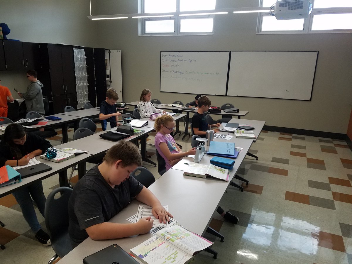 amhamrick1's tweet photo. Exploring the tools of science @Otsego_Grade6 #orangeday #ojhs #6thscience https://t.co/91d0GgJdFK