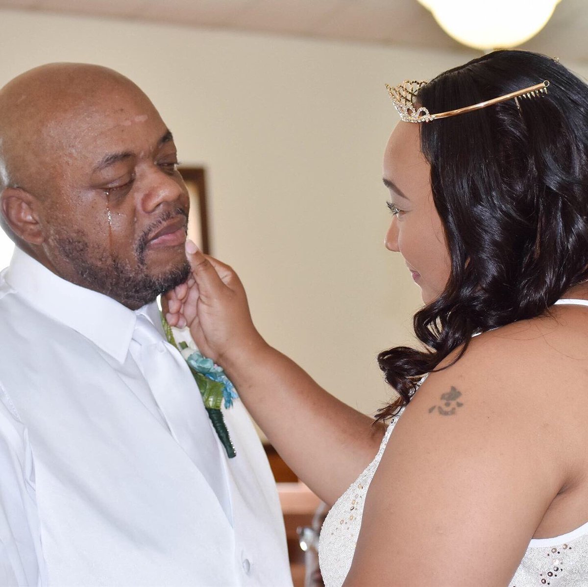 hannahsvisuals's tweet photo. Recaps from Eddie & Akiaβs special day pt. 2 #WEDDINGPHOTOGRAPHY #durhamphotographer #hdvisuals https://t.co/hpGaJWOVGL